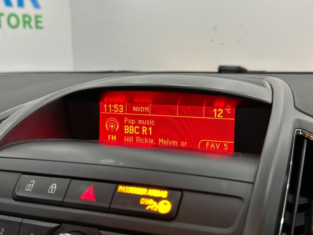 Used Vauxhall Zafira Tourer 2015 for sale - 77275946: Photo 32