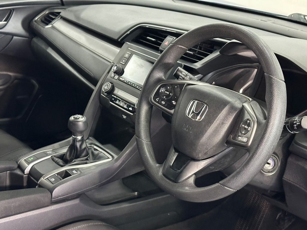 Used Honda Civic 2017 for sale - 77031107: Photo 15