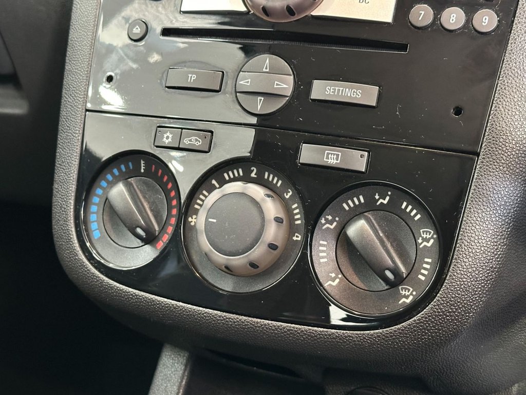 Used Vauxhall Corsa 2014 for sale - 77302301: Photo 25