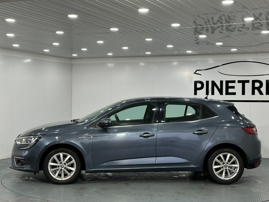 Used Renault Megane 2017 for sale - 77936200: Photo 5