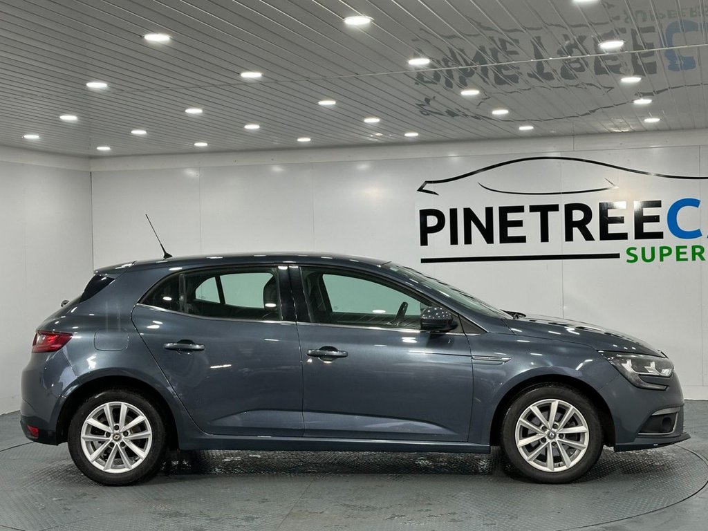 Used Renault Megane 2017 for sale - 77936200: Photo 6