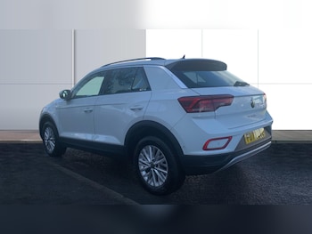 Used Volkswagen T-Roc 2023 for sale - 76207675: Photo
