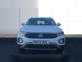 Used Volkswagen T-Roc 2023 for sale - 76207675: Photo