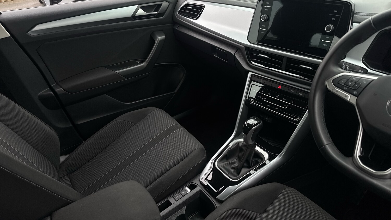 Used Volkswagen T-Roc 2024 for sale - 77515340: Photo 14