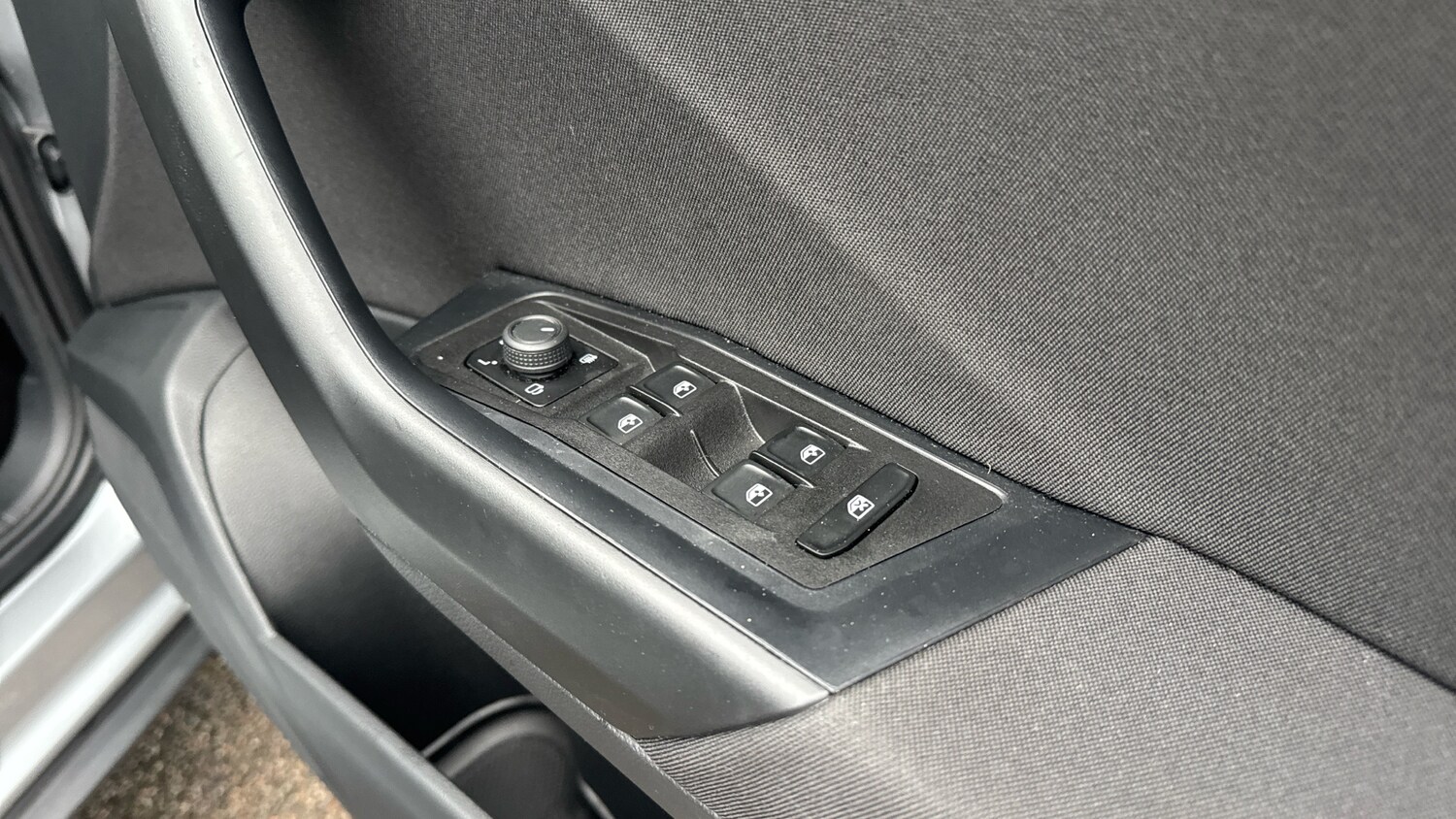 Used Volkswagen T-Roc 2024 for sale - 77515340: Photo 28