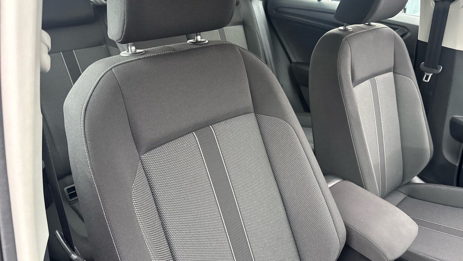 Used Volkswagen T-Roc 2024 for sale - 77515340: Photo 32