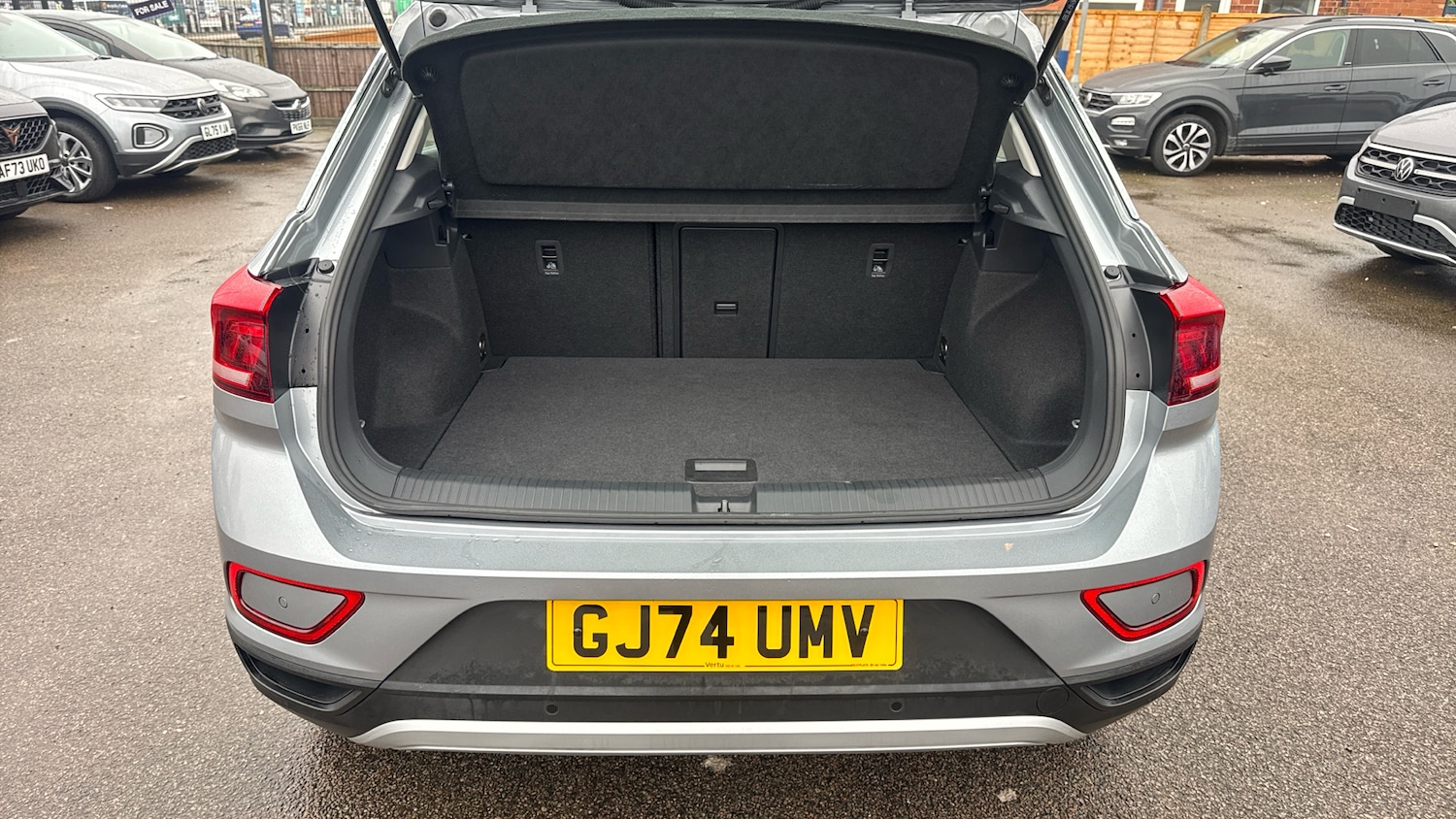 Used Volkswagen T-Roc 2024 for sale - 77515340: Photo 4