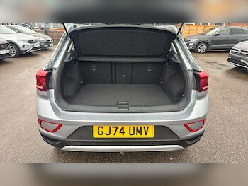 Used Volkswagen T-Roc 2024 for sale - 77515340: Photo