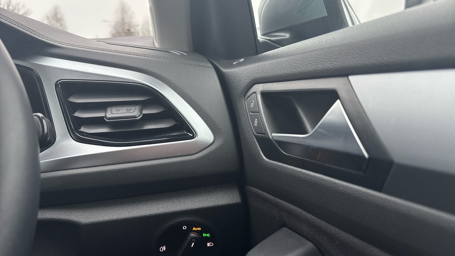 Used Volkswagen T-Roc 2025 for sale - 77435616: Photo 33