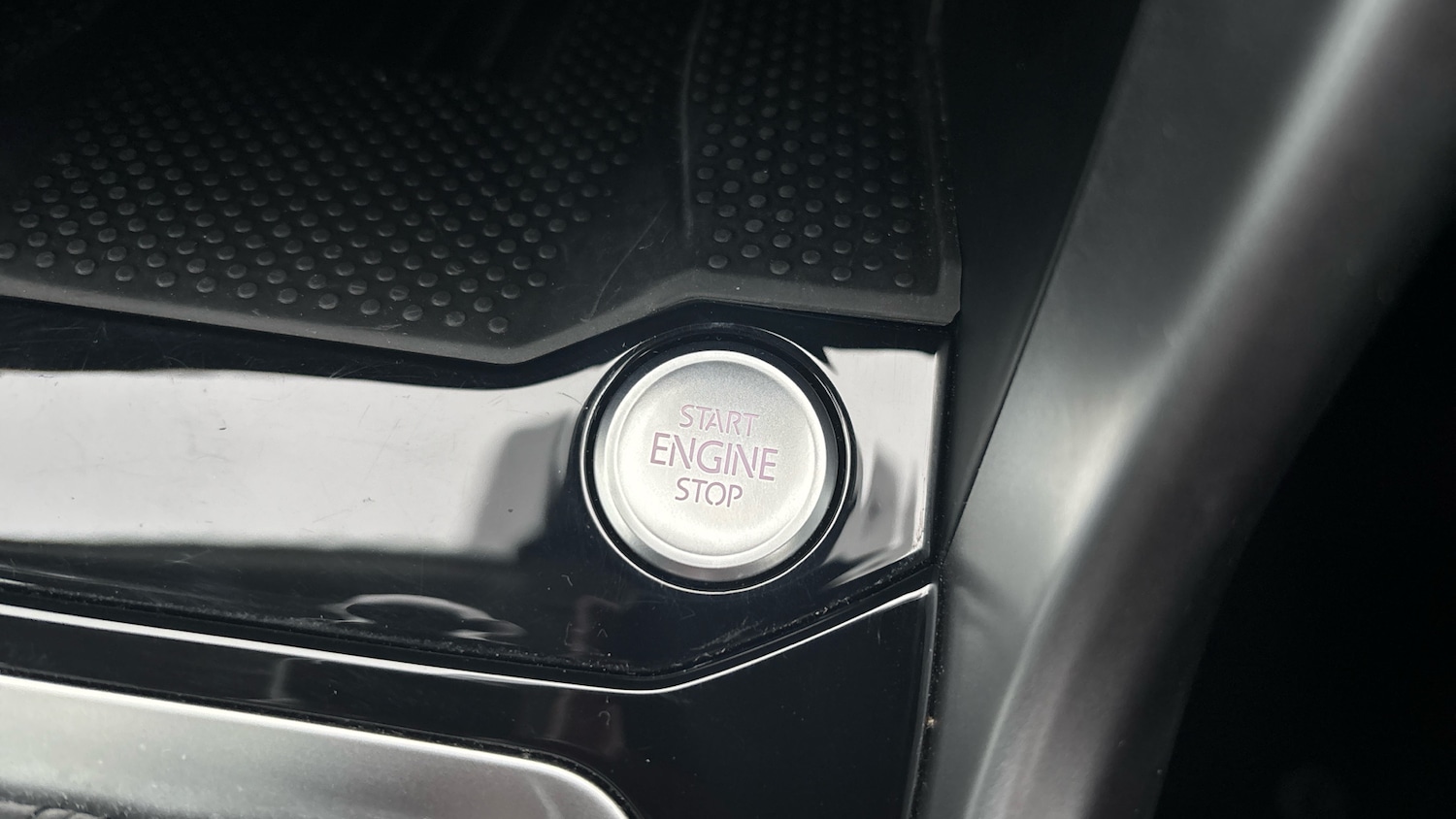 Used Volkswagen T-Roc 2025 for sale - 77435616: Photo 42