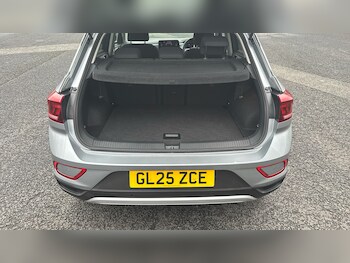 Used Volkswagen T-Roc 2025 for sale - 77435616: Photo