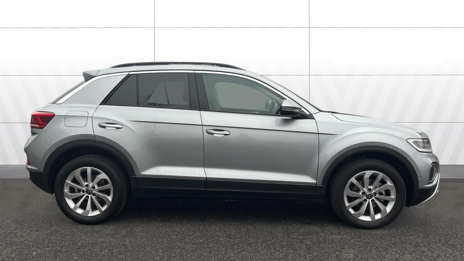 Used Volkswagen T-Roc 2025 for sale - 77435616: Photo 5
