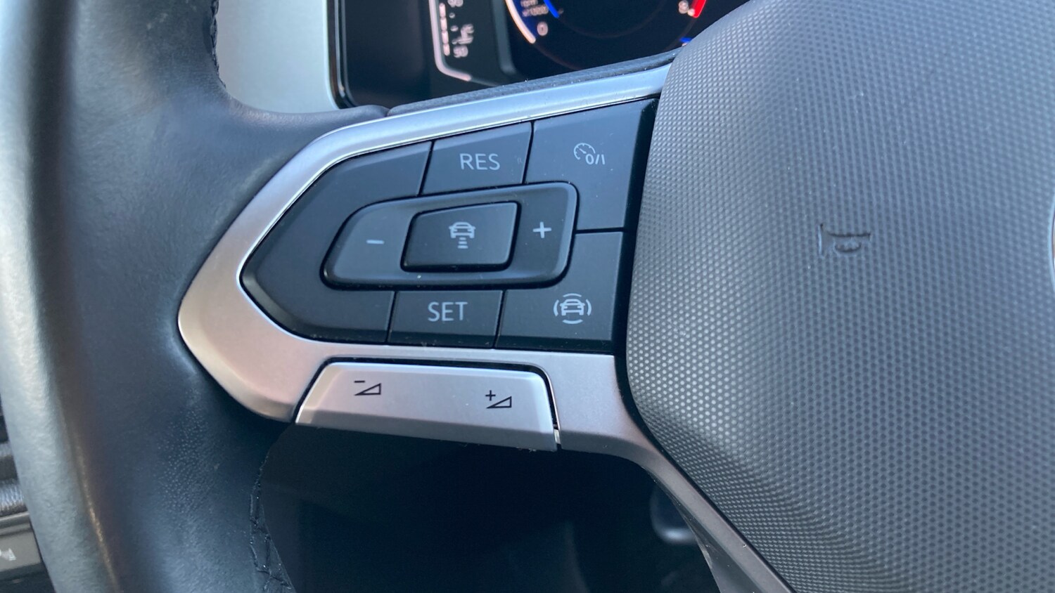 Used Volkswagen T-Roc 2022 for sale - 78163130: Photo 43