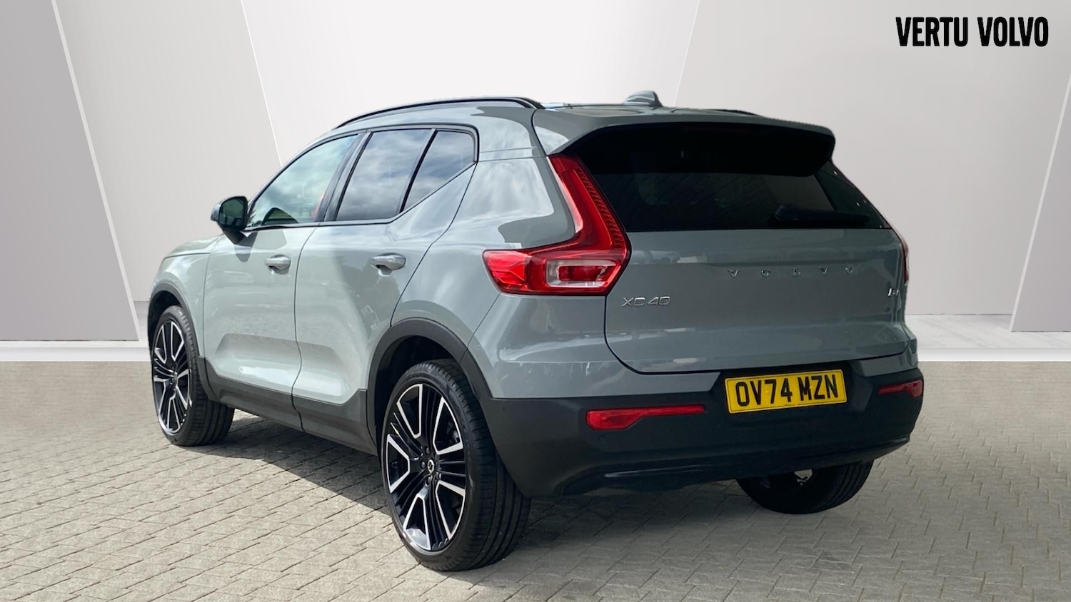 Used Volvo XC40 2024 for sale - 76371775: Photo 2