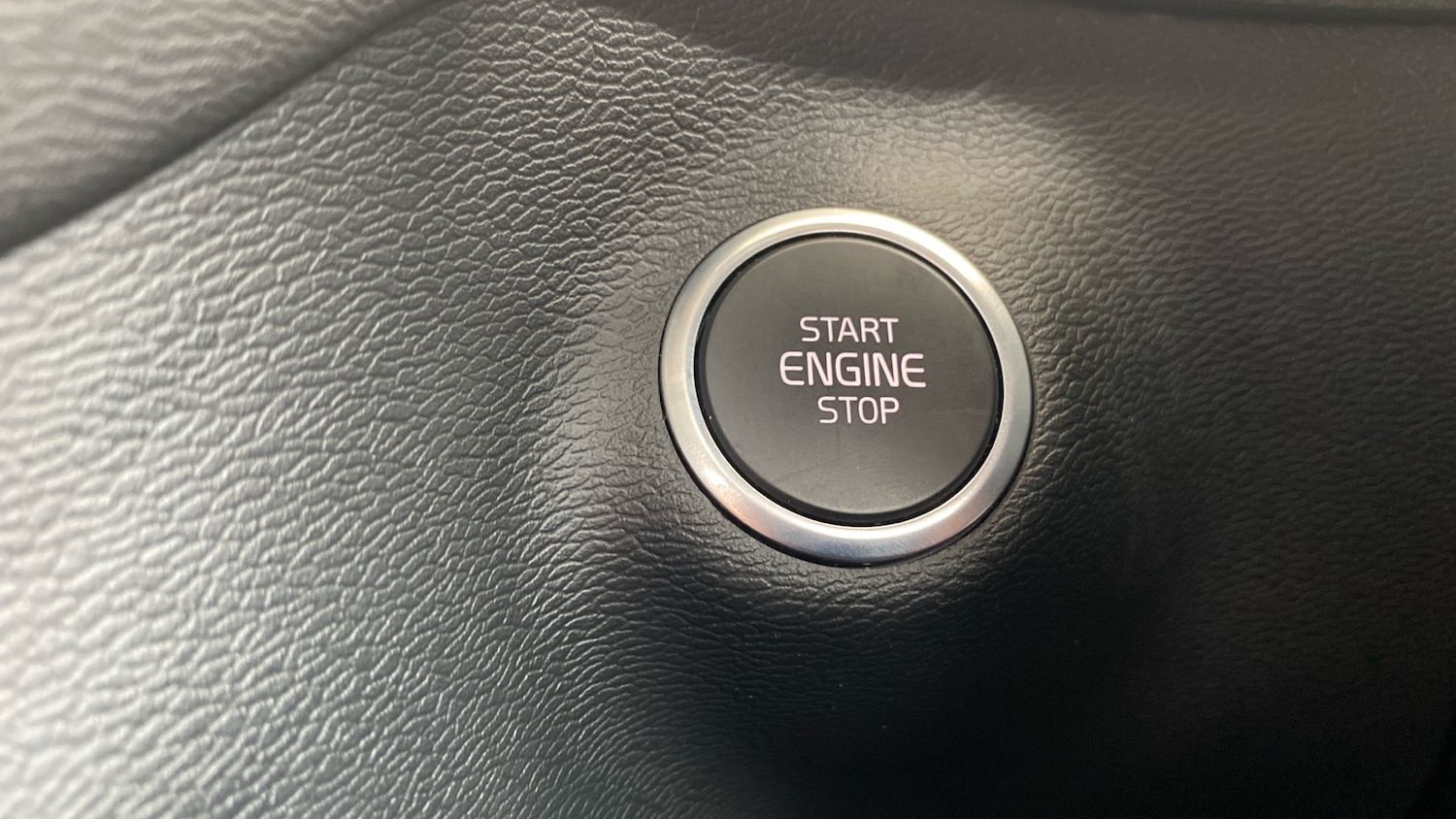 Used Volvo XC40 2024 for sale - 76371775: Photo 22