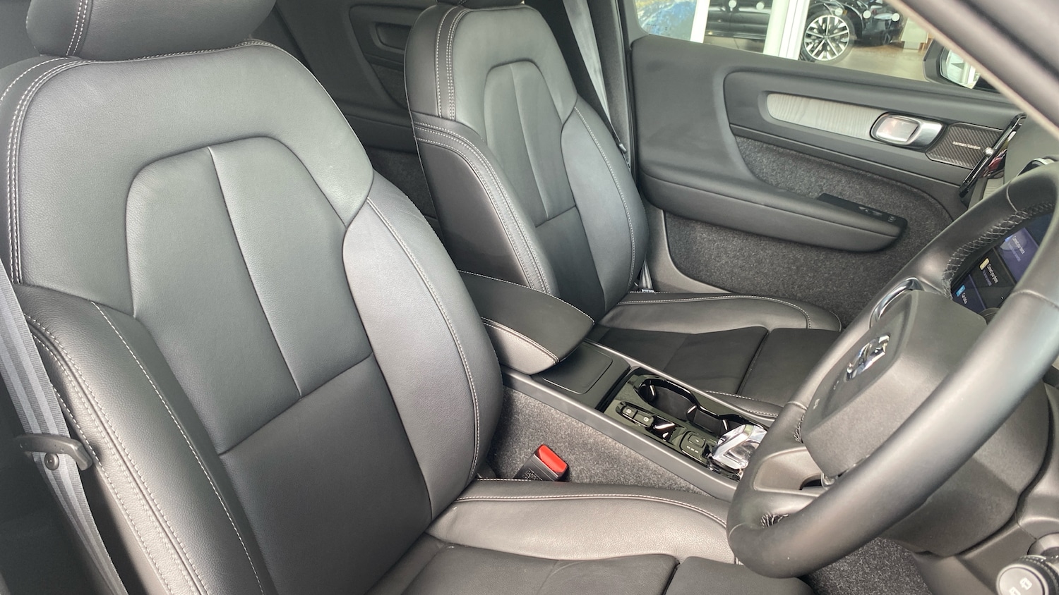 Used Volvo XC40 2024 for sale - 76371775: Photo 9