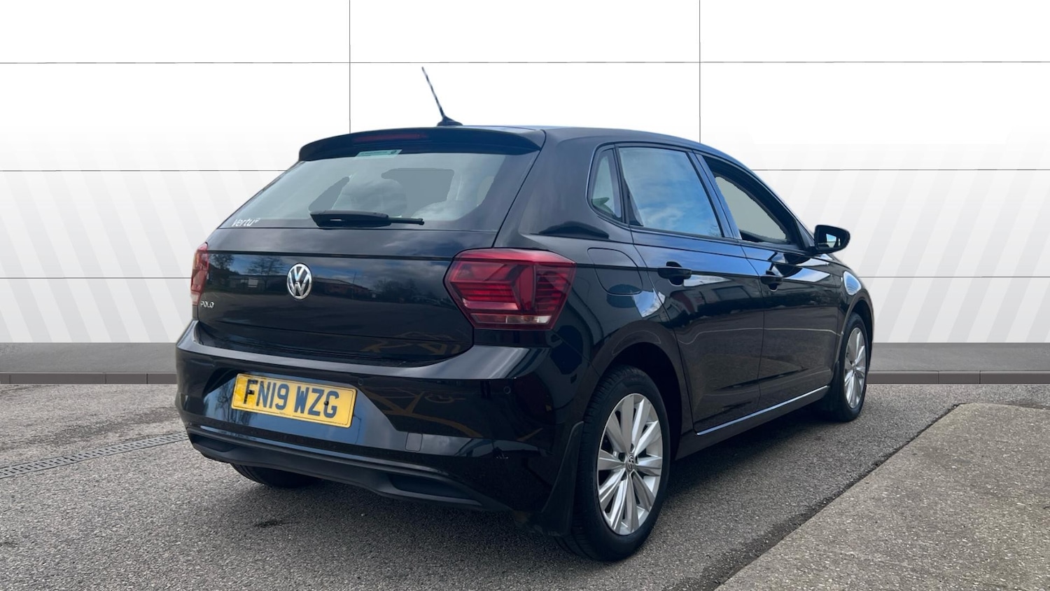 Used Volkswagen Polo 2019 for sale - 78027640: Photo 2