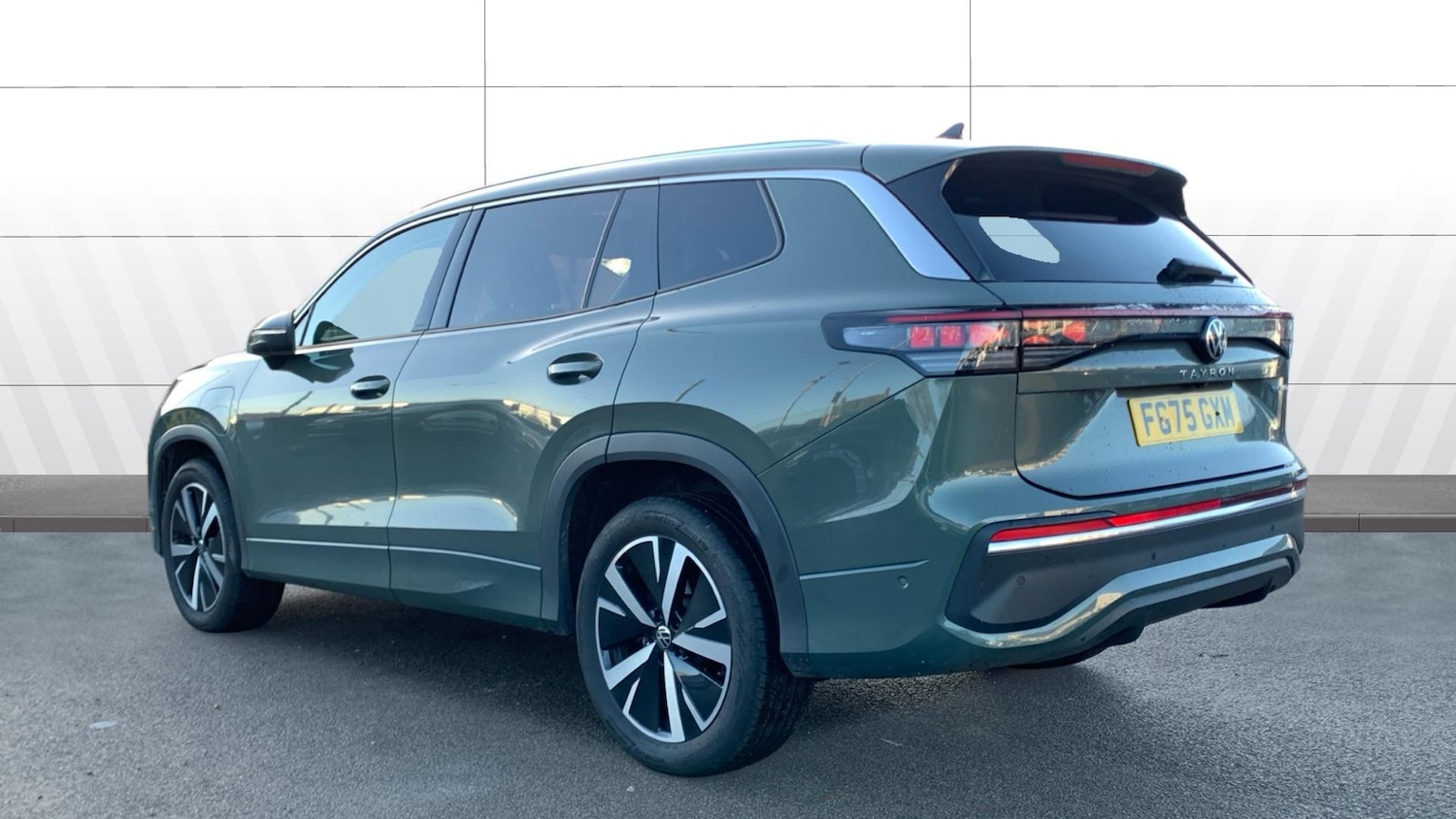 Used Volkswagen Touran 2025 for sale - 77061531: Photo 2