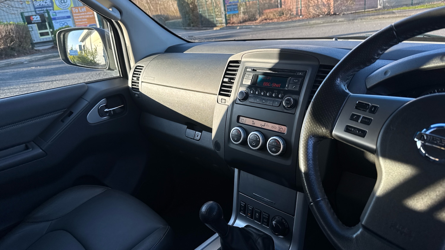 Used Nissan Navara 2015 for sale - 77100671: Photo 14