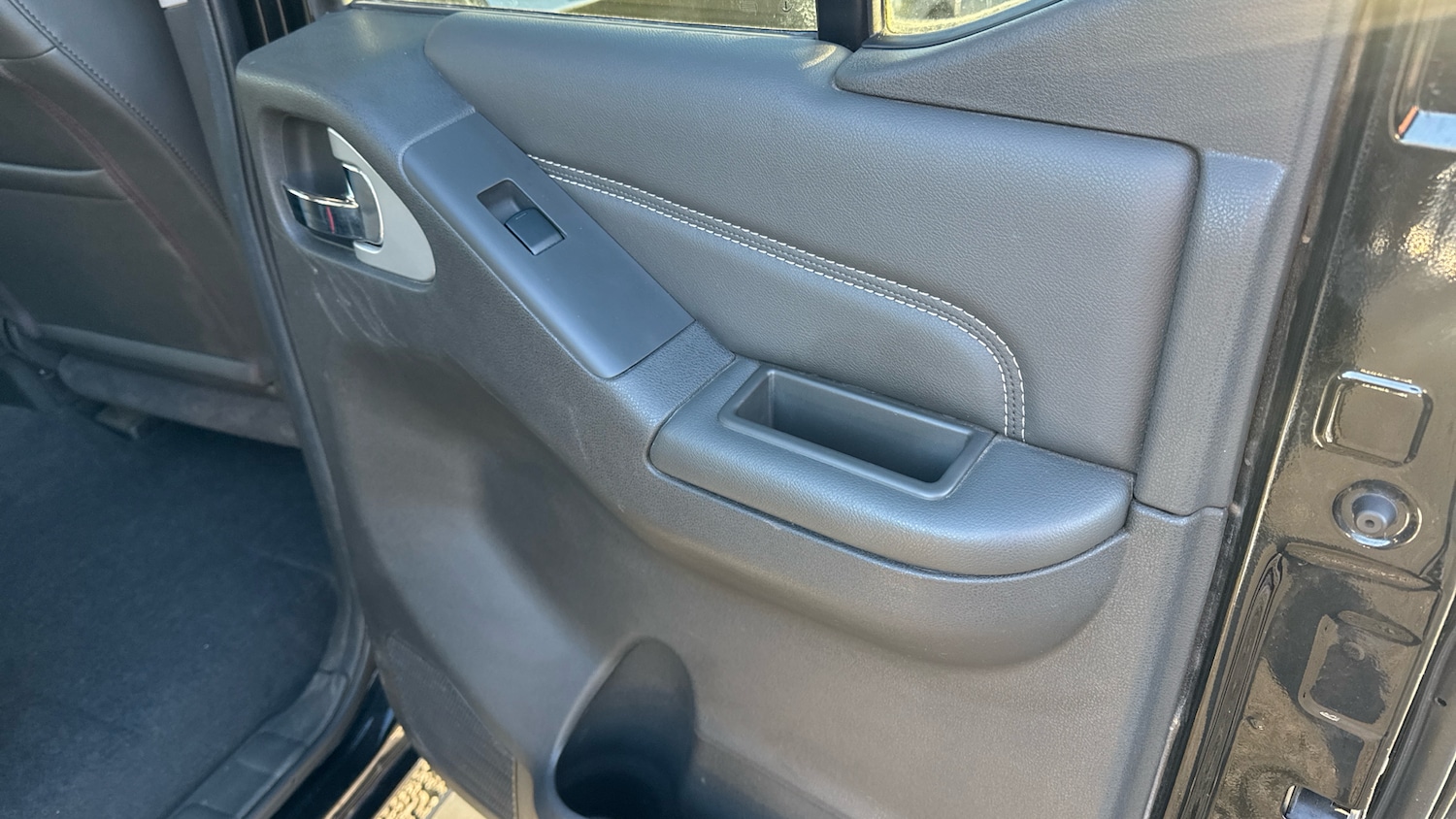 Used Nissan Navara 2015 for sale - 77100671: Photo 30