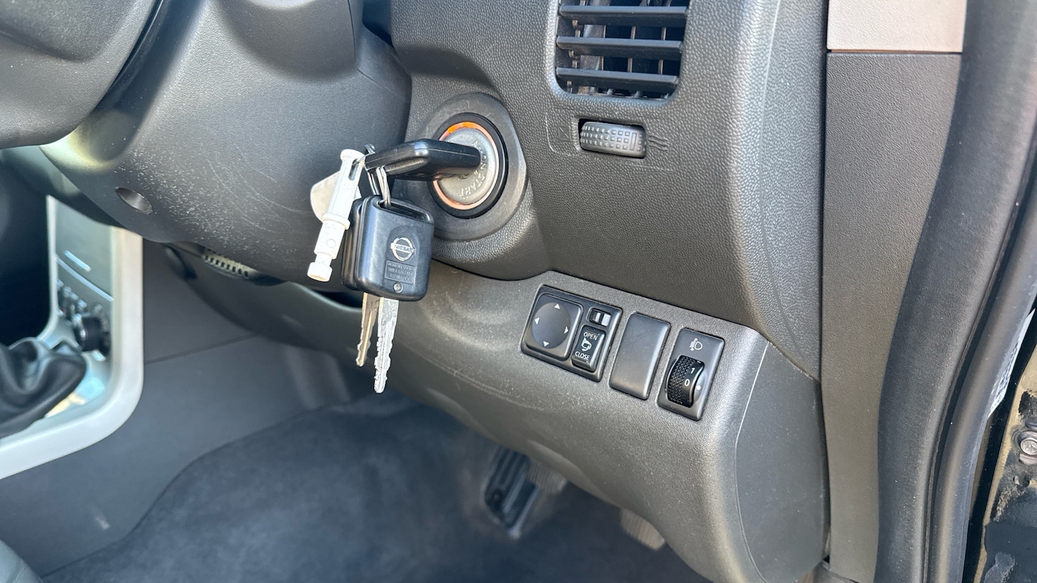 Used Nissan Navara 2015 for sale - 77100671: Photo 33