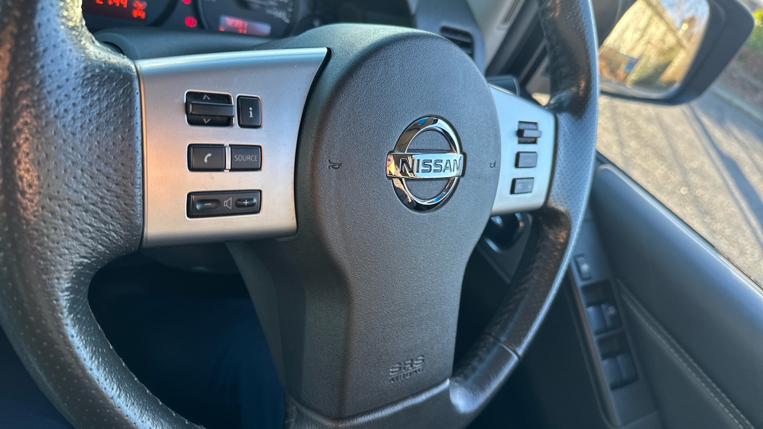 Used Nissan Navara 2015 for sale - 77100671: Photo 42