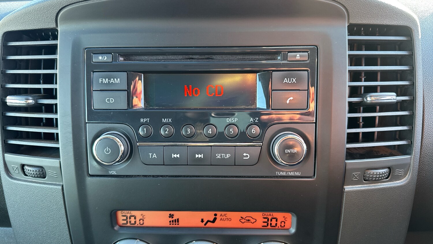 Used Nissan Navara 2015 for sale - 77100671: Photo 46