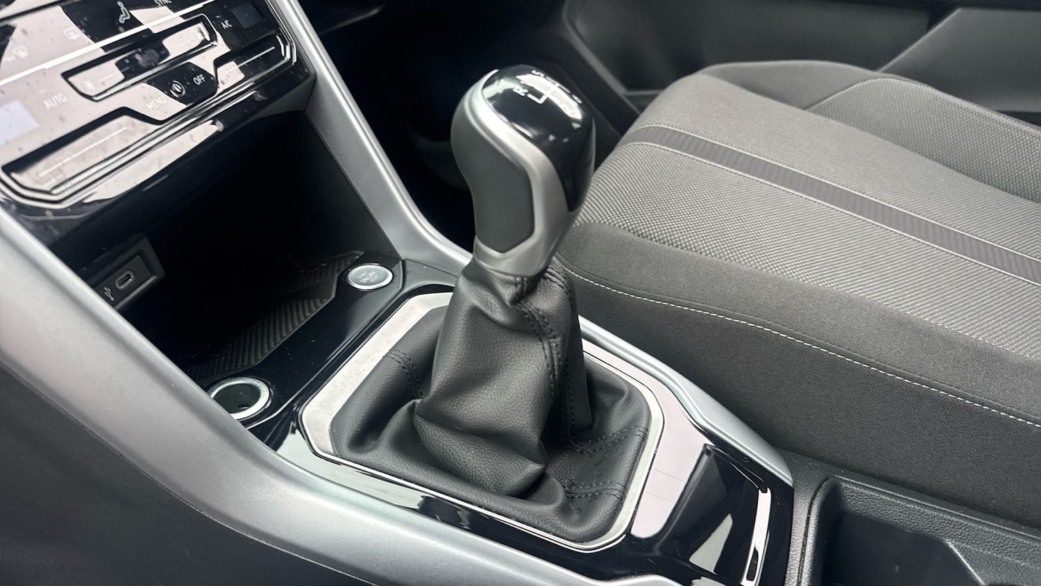 Used Volkswagen T-Roc 2025 for sale - 77532556: Photo 13