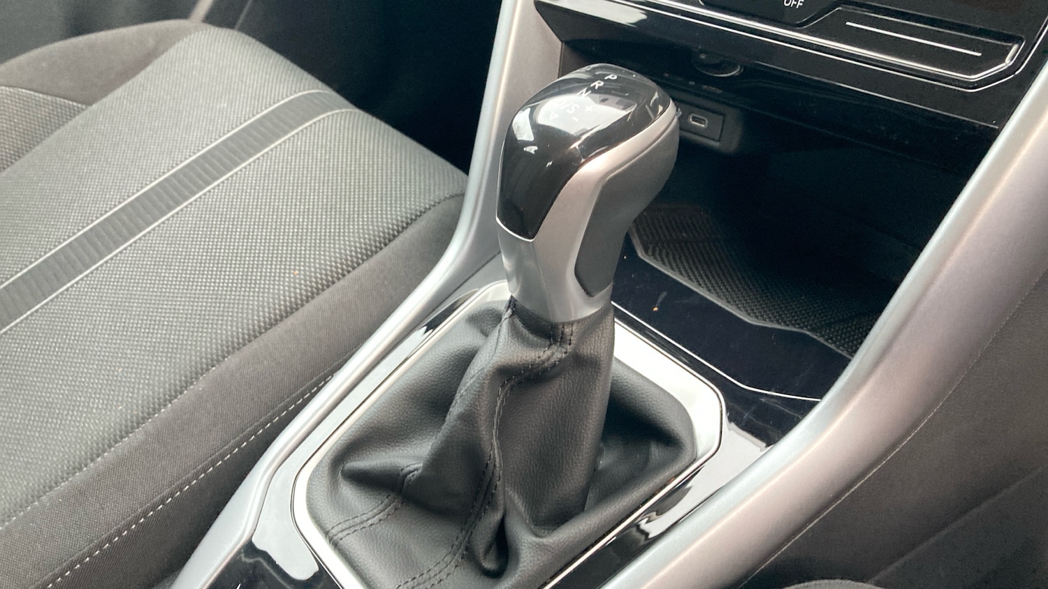 Used Volkswagen T-Roc 2024 for sale - 77528512: Photo 13