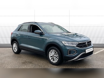 Used Volkswagen T-Roc 2024 for sale - 77528512: Photo