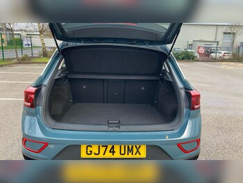 Used Volkswagen T-Roc 2024 for sale - 77528512: Photo