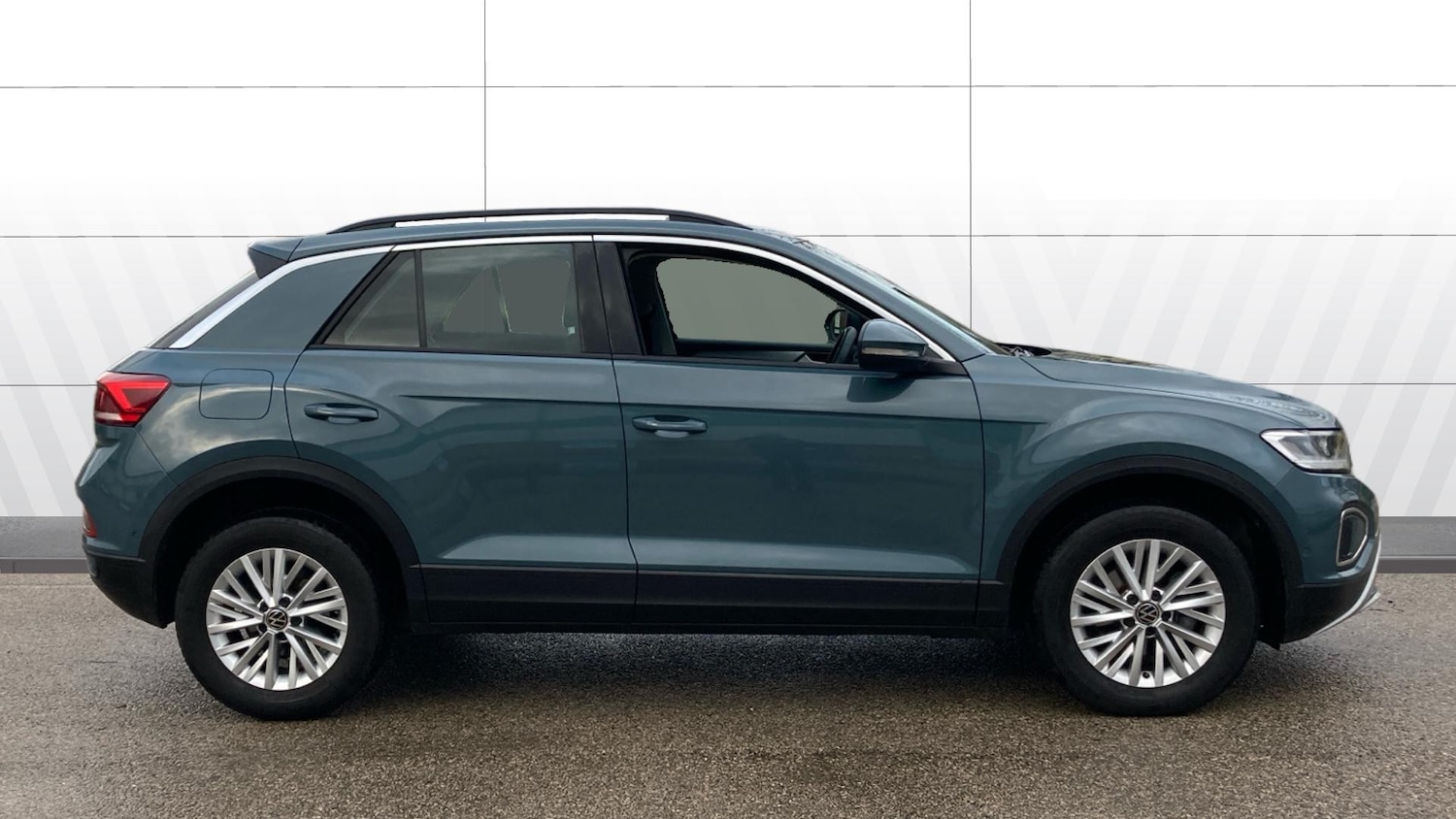 Used Volkswagen T-Roc 2024 for sale - 77528512: Photo 5