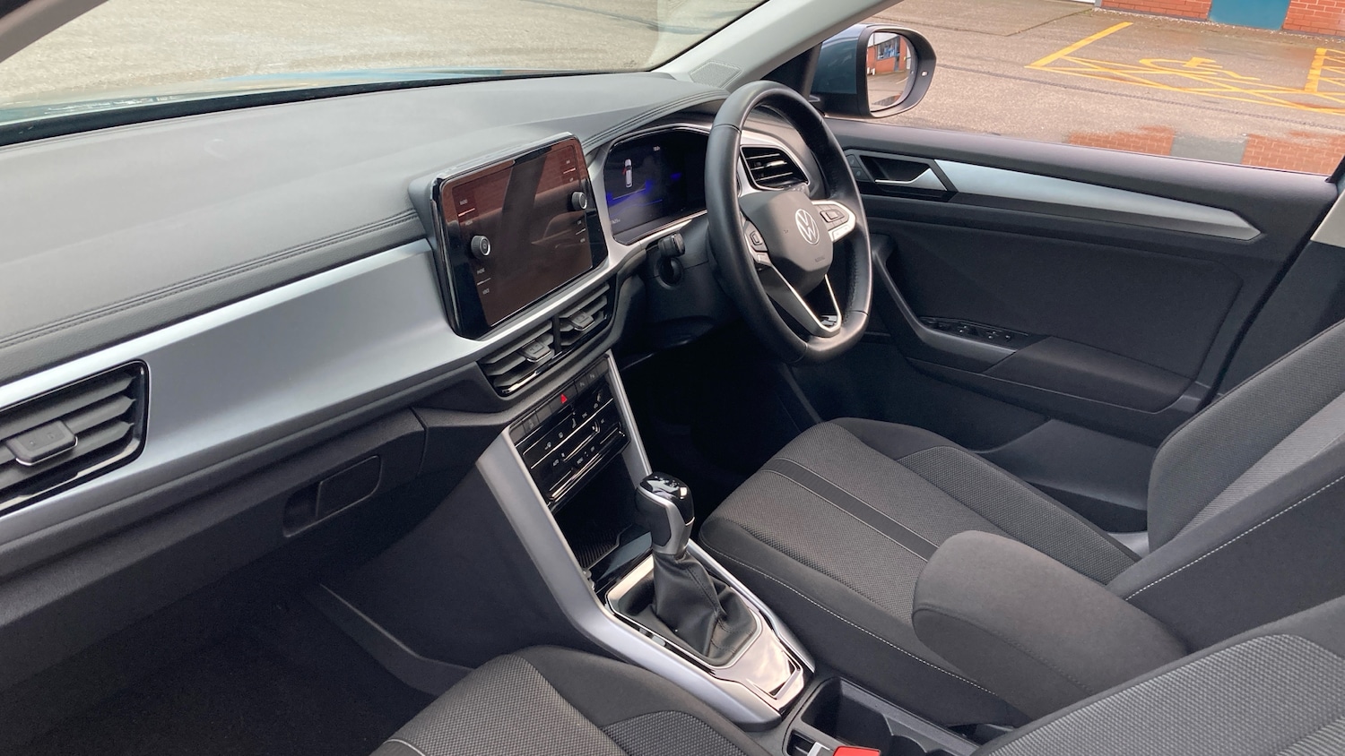 Used Volkswagen T-Roc 2024 for sale - 77528512: Photo 9