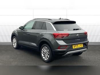 Used Volkswagen T-Roc 2025 for sale - 77005787: Photo