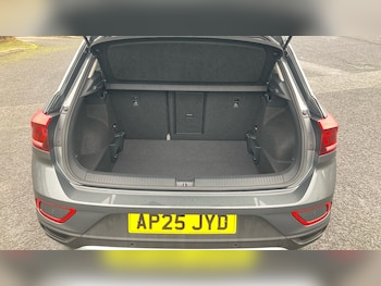 Used Volkswagen T-Roc 2025 for sale - 77005787: Photo