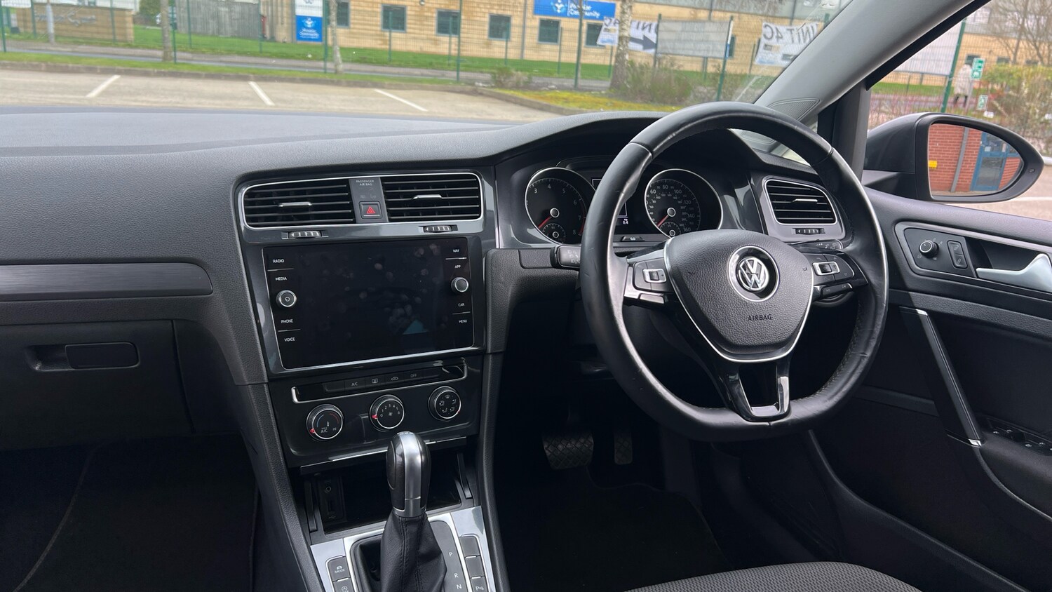 Used Volkswagen Golf 2017 for sale - 77917078: Photo 11