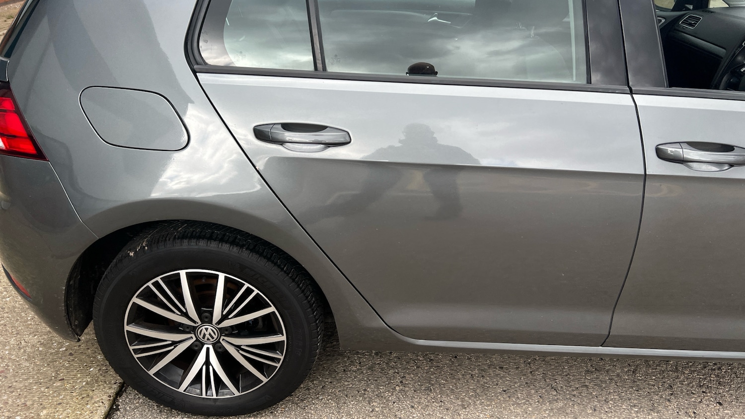 Used Volkswagen Golf 2017 for sale - 77917078: Photo 35