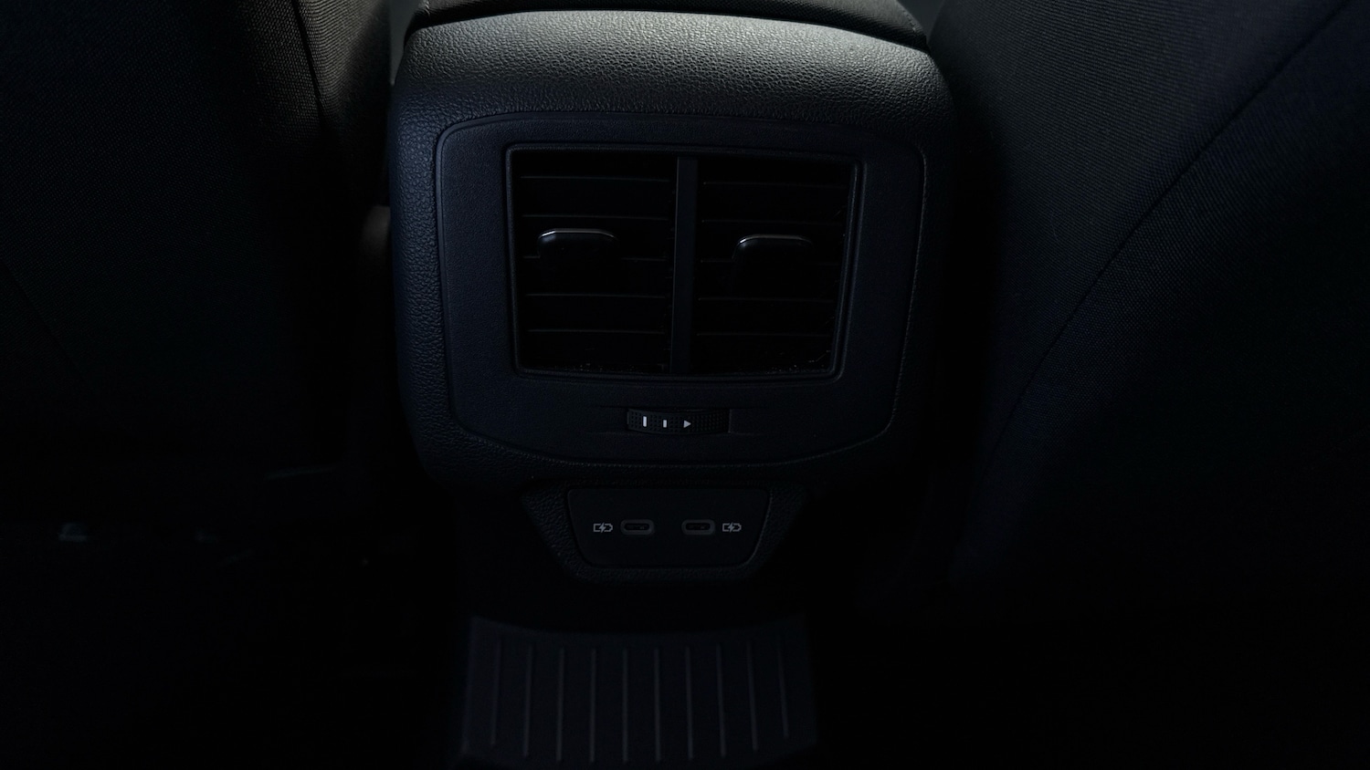 Used Volkswagen T-Roc 2025 for sale - 77323784: Photo 37