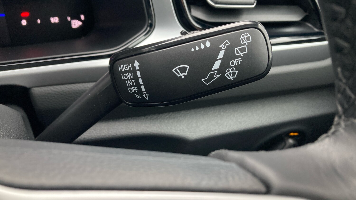 Used Volkswagen T-Roc 2025 for sale - 77902296: Photo 38