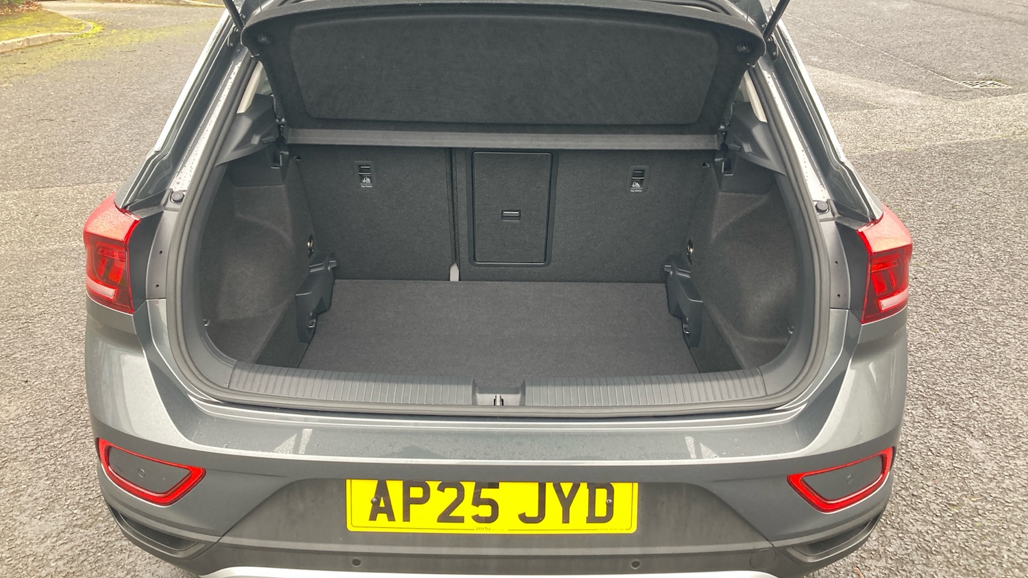 Used Volkswagen T-Roc 2025 for sale - 77902296: Photo 4