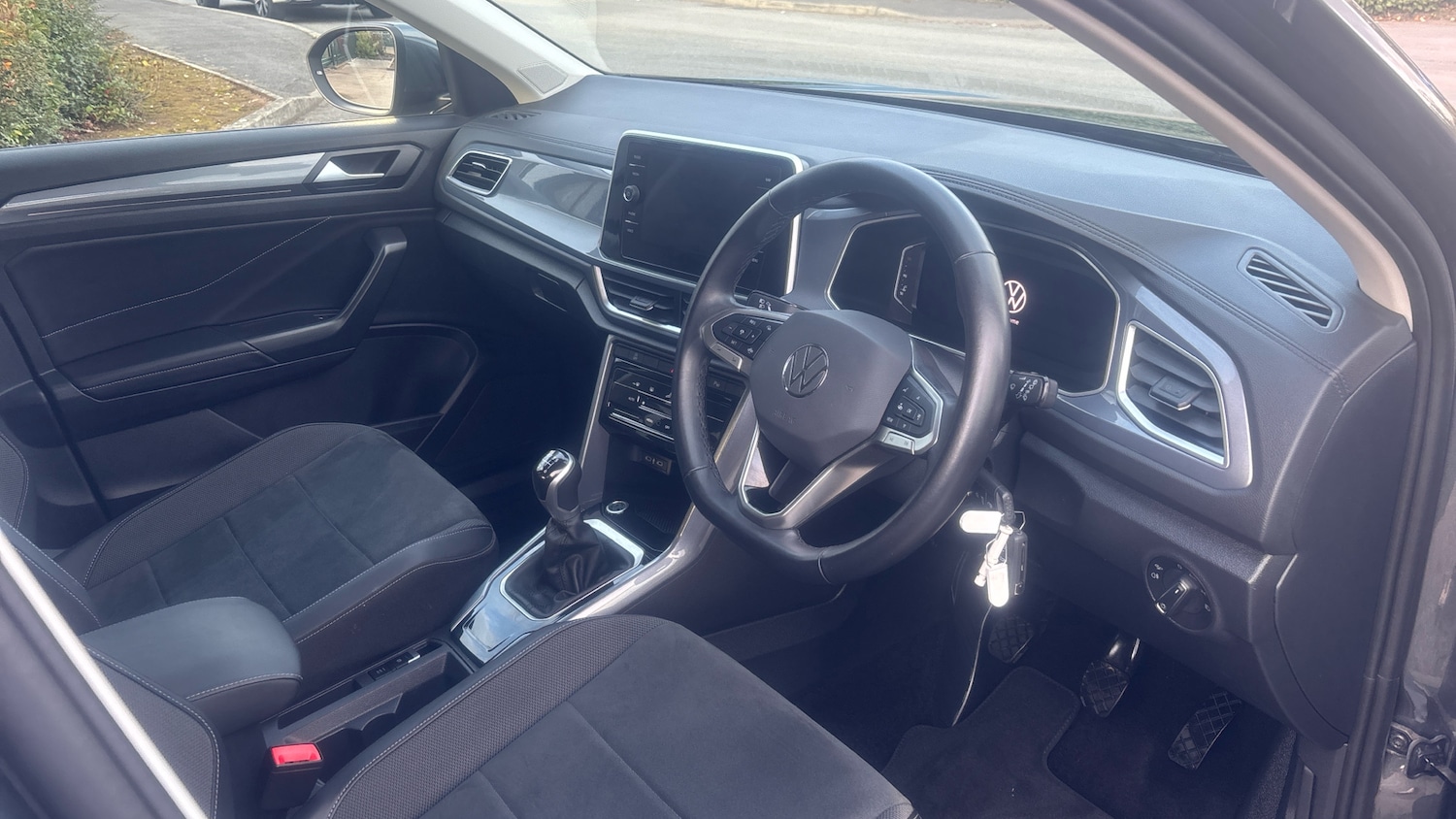 Used Volkswagen T-Roc 2024 for sale - 76207673: Photo 11