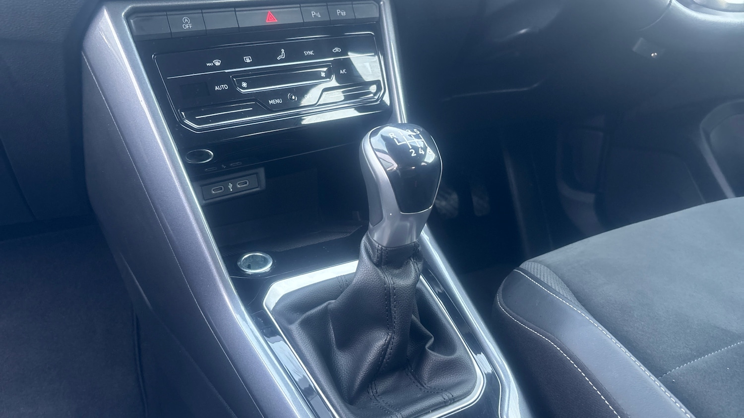 Used Volkswagen T-Roc 2024 for sale - 76207673: Photo 13