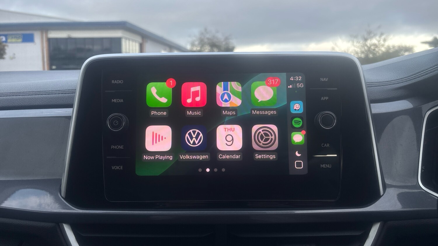 Used Volkswagen T-Roc 2024 for sale - 76207673: Photo 25