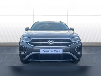 Used Volkswagen T-Roc 2024 for sale - 76207673: Photo