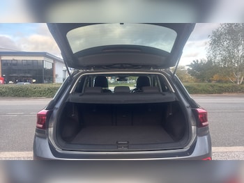 Used Volkswagen T-Roc 2024 for sale - 76207673: Photo
