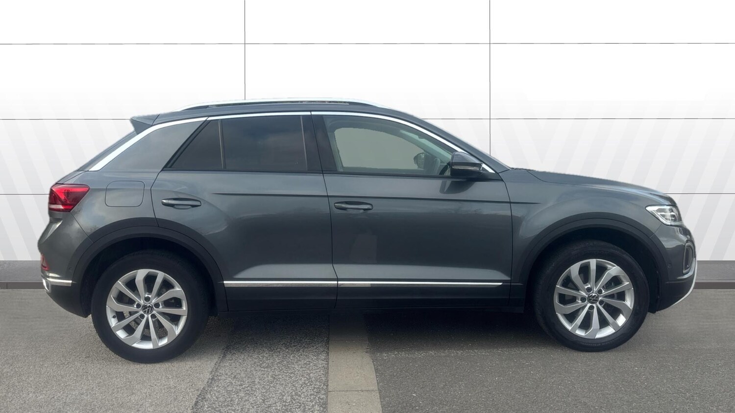 Used Volkswagen T-Roc 2024 for sale - 76207673: Photo 5