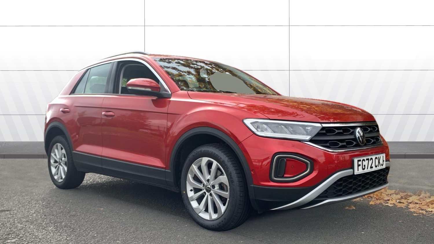 Used Volkswagen T-Roc 2022 for sale - 76207669: Photo 1