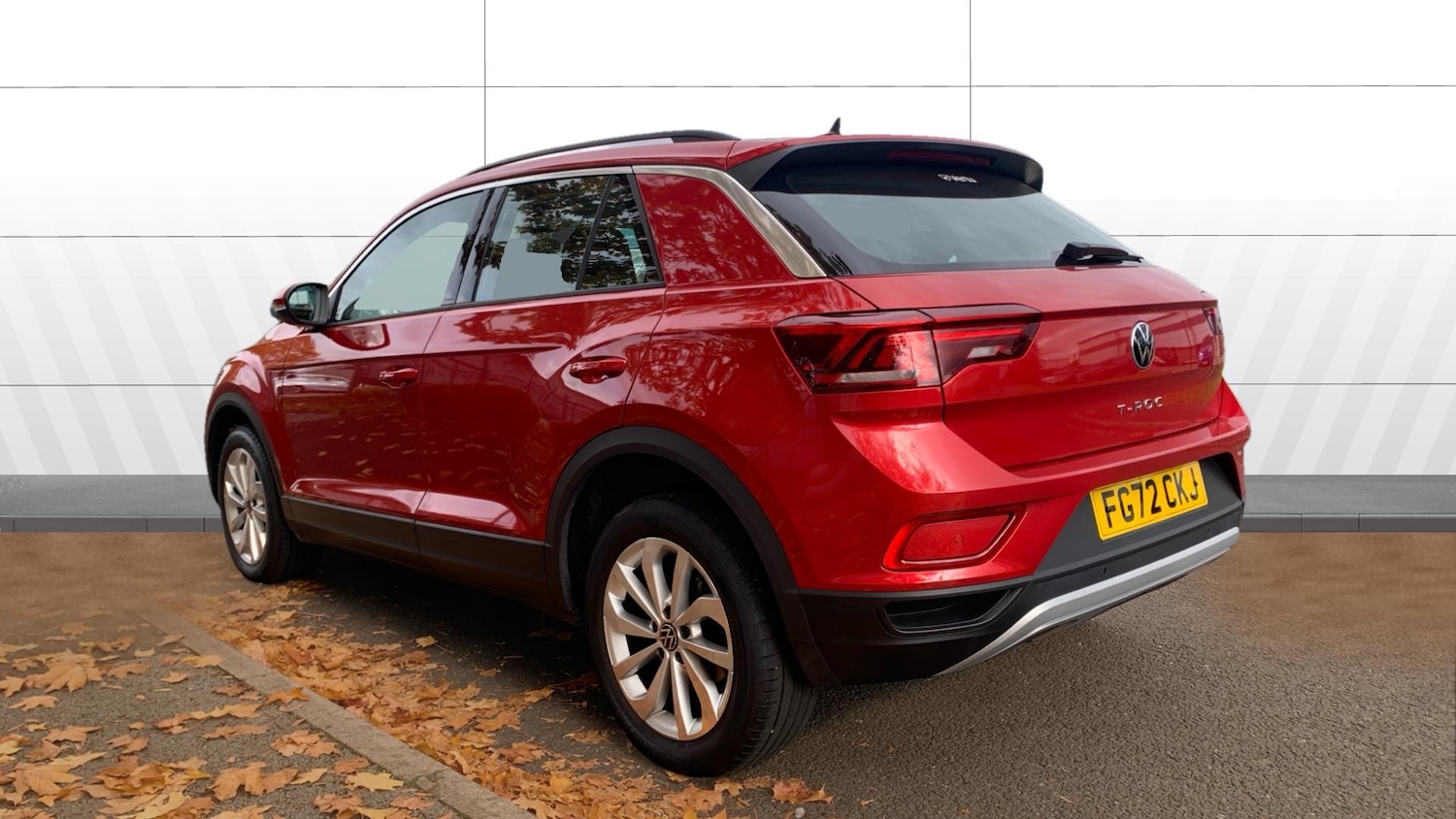 Used Volkswagen T-Roc 2022 for sale - 76207669: Photo 2