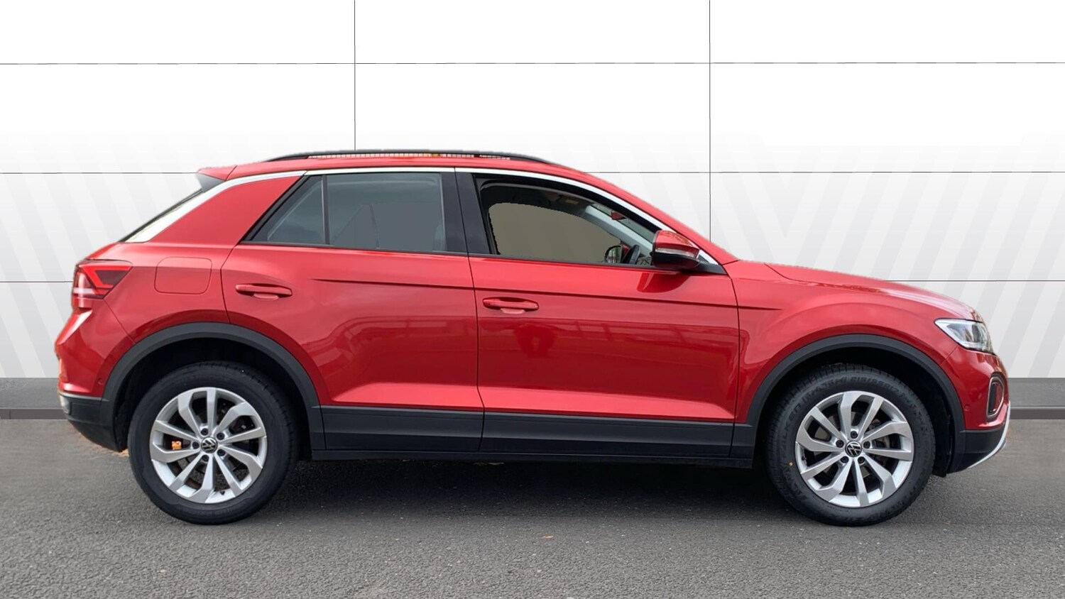 Used Volkswagen T-Roc 2022 for sale - 76207669: Photo 5