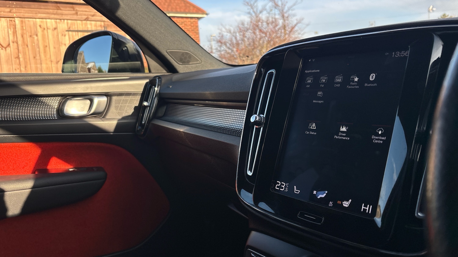 Used Volvo XC40 2018 for sale - 76649916: Photo 35